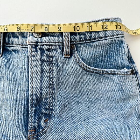 Abercrombie & Fitch 90s Skinny High Rise Distressed Jeans - Picture 11 of 16